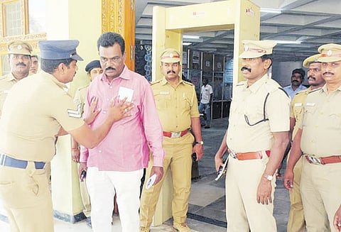 கிருஷ்ணகிரி நாடாளுமன்ற தேர்தலில் முதல் நாளில் யாரும் வேட்பு மனு தாக்கல் செய்யவில்லை