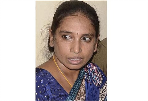 சட்டத்தின்முன் அனைவரும் சமம் என்றால் அமைச்சரவை தீர்மானத்தை உடனடியாக நிறைவேற்ற வேண்டும் உள்துறை செயலாளருக்கு நளினி கடிதம்