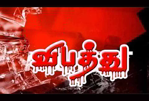 விருதுநகர் அருகே லாரி மீது கார் மோதல், பங்குனி உத்திர விழாவுக்கு வந்த திருப்பூர் தம்பதி பலி - மகன் படுகாயம்