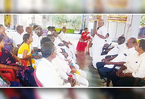 மண்பாண்ட தொழிலாளர்களுக்கு மழைக்கால நிவாரணமாக ரூ.5 ஆயிரம் வழங்க வேண்டும் - குலாலர் சங்க மாநில தலைவர் வலியுறுத்தல்