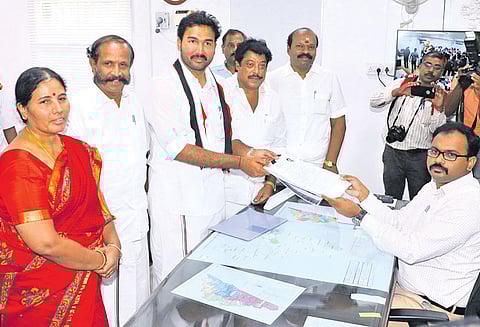 நாடாளுமன்ற தேர்தல் அ.தி.மு.க- கூட்டணி கட்சி வேட்பாளர்கள் மனு தாக்கல்