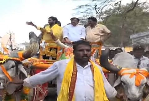 வேட்புமனு தாக்கல் செய்ய ‘பாகுபலி’ மாடுகளுடன் வந்த வேட்பாளர்