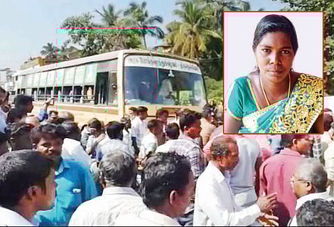 பூதப்பாண்டி அருகே பஸ் சக்கரத்தில் சிக்கி பெண் பலி கணவர் கண் முன்னே பரிதாபம்