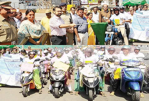 நாகர்கோவிலில் வாக்காளர் விழிப்புணர்வு இருசக்கர வாகன பேரணி கலெக்டர் பிரசாந்த் வடநேரே தொடங்கி வைத்தார்