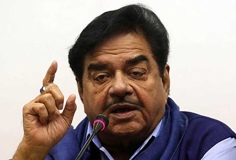 பீகாரில் 39 வேட்பாளர்களை அறிவித்தது பா.ஜனதா கூட்டணி : தொகுதி ஒதுக்காததால் சத்ருகன் சின்ஹா காங்கிரசில் சேருகிறார்