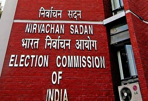 கட்சி பதிவு செய்யப்படவில்லை : தினகரனுக்கு குக்கர் சின்னம் ஒதுக்க முடியாது - தேர்தல் ஆணையம்