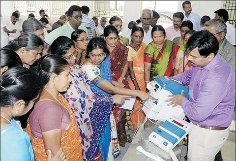 நாடாளுமன்ற தேர்தல் பணியில் ஈடுபடும் வாக்குச்சாவடி அலுவலர்களுக்கு பயிற்சி