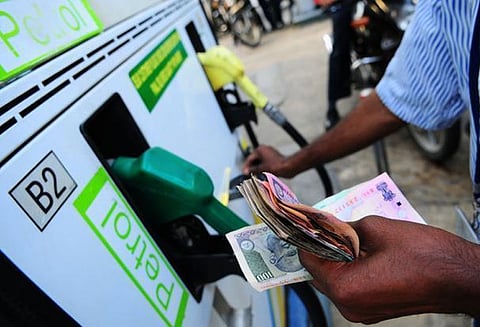 பெட்ரோல், டீசல் விலையில் இன்று எந்த மாற்றமும் இல்லை