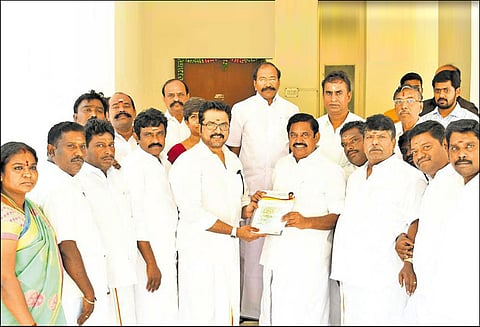 நாடாளுமன்ற தேர்தலில் அ.தி.மு.க. கூட்டணிக்கு சமத்துவ மக்கள் கட்சி ஆதரவு பிரசாரத்தில் ஈடுபட போவதாக சரத்குமார் அறிவிப்பு