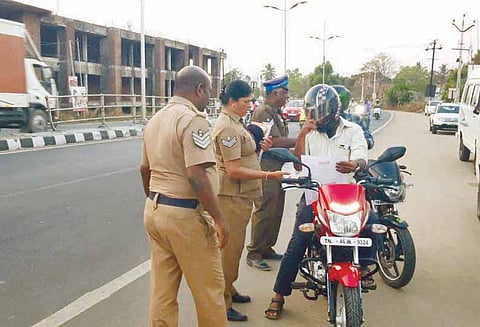 9 பேரிடம் விசாரித்தும் குற்றவாளிகள் அடையாளம் தெரியவில்லை, சிறுமி கொலை குறித்து தகவல் கொடுத்தால் சன்மானம் - போலீசார் அறிவிப்பு