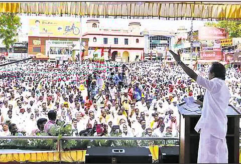 ராகுல்காந்தி அறிவித்துள்ள நிதியுதவி ரூ.72 ஆயிரம் வங்கி கணக்கில் சேர்ந்துவிடும் சிவகங்கையில் நடந்த பிரசார கூட்டத்தில் மு.க.ஸ்டாலின் பேச்சு