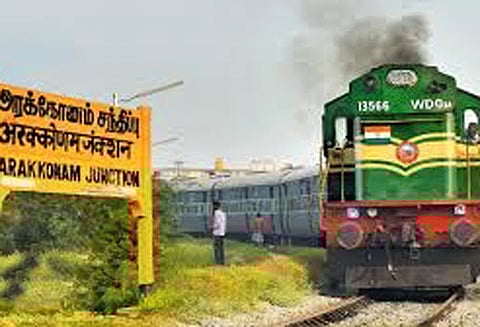 அரக்கோணம்-தக்கோலம் ரெயில் பாதையில் பராமரிப்பு பணி: வருகிற 5 முதல் 14-ந் தேதி வரை ரெயில் சேவை ரத்து