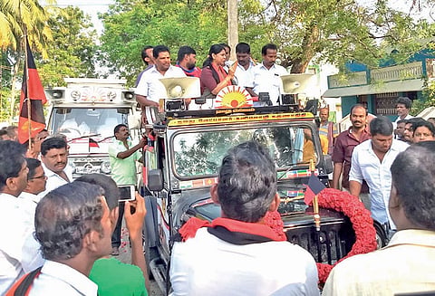 நீட் தேர்வை கொண்டு வந்த பா.ஜனதா கூட்டணியை வீட்டுக்கு அனுப்ப வேண்டும் தேர்தல் பிரசாரத்தில் கனிமொழி எம்.பி. ஆவேசம்