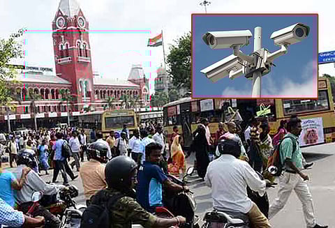 இலங்கை தொடர் குண்டு வெடிப்பு எதிரொலி: சென்னையில் போலீசார் உஷார் 2½ லட்சம் கண்காணிப்பு கேமராக்களில் ஆய்வு