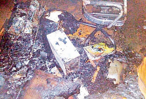 சிவகாசியில் வங்கியில் திடீர் தீ; பொருட்கள் சேதம்