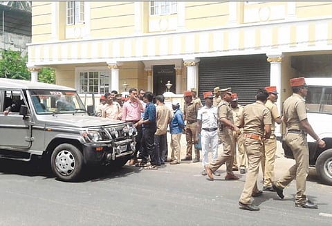 கும்பகோணம் பா.ம.க. பிரமுகர் கொலை வழக்கு காரைக்காலில் தேசிய புலனாய்வு அமைப்பினர் அதிரடி சோதனை