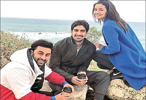 கடவுளும், கமர்ஷியலும் கலந்த ‘பிரம்மாஸ்திரா’