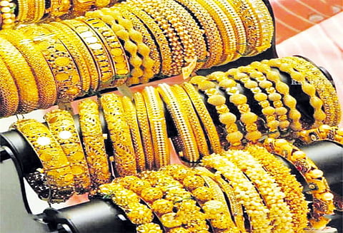 வளையோசை கல கலவென.... மனதை கவரும் வளையல்கள்....