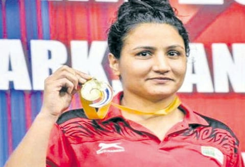 முதலில் காயம்.. பின்பு பதக்கம்..