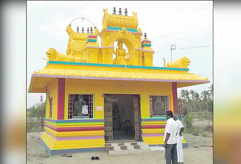 மத்தூர் அருகே பட்டாளம்மன் கோவிலில் ஐம்பொன் சிலை திருட்டு மர்ம ஆசாமிகளுக்கு போலீசார் வலைவீச்சு