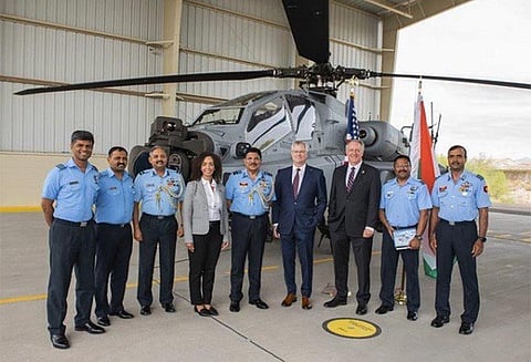 இந்திய விமானப்படைக்கு நவீன தாக்குதல் ஹெலிகாப்டர்: போயிங் நிறுவனம் முறைப்படி ஒப்படைத்தது