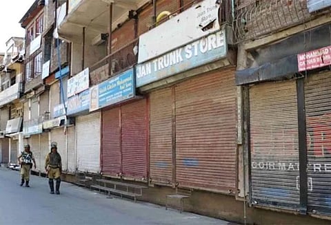 சிறுமி பாலியல் பலாத்காரம்: ஸ்ரீநகரில் முழு அடைப்பு