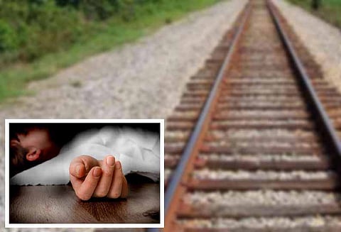 உளுந்தூர்பேட்டை அருகே, தண்டவாளத்தில் ரத்த காயங்களுடன் ஆண் பிணம் கொலையா? போலீஸ் விசாரணை