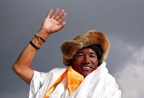 23 முறை எவரெஸ்ட் சிகரத்தில் ஏறி உலக சாதனை படைத்த நேபாளி