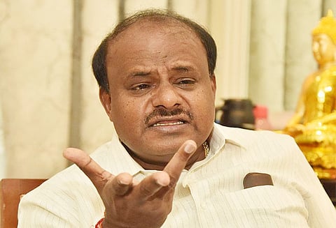 முதல்-மந்திரி பதவி வழங்காமல் மல்லிகார்ஜுன கார்கேவுக்கு அநீதி தேர்தல் பிரசாரத்தில் குமாரசாமி பேச்சால் காங்கிரசில் சலசலப்பு