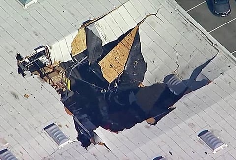 அமெரிக்காவில் ‘எப்-16’ போர் விமானம், கட்டிடத்தின் மீது மோதியதால் பரபரப்பு