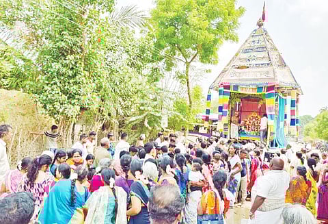 திருக்கண்ணபுரம் சவுரிராஜபெருமாள் கோவில் தேரோட்டம் திரளான பக்தர்கள் வடம் பிடித்தனர்