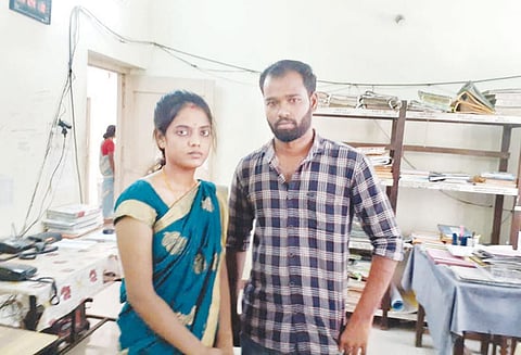 ஈரோட்டில் மாயமான இளம்பெண், குமரியில் காதலனுடன் மீட்பு