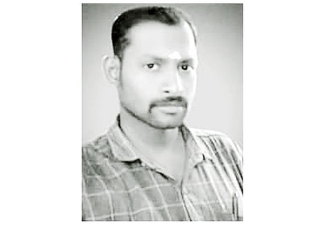 பூச்செடிகளுக்கு மருந்து அடித்தபோது உரக்கடை உரிமையாளர் மூச்சுத்திணறி சாவு