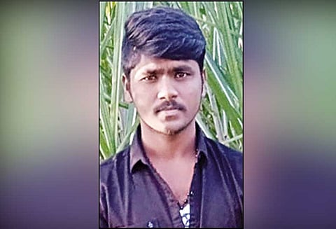 தந்தை அடித்துக்கொலை; கல்லூரி மாணவர் கைது