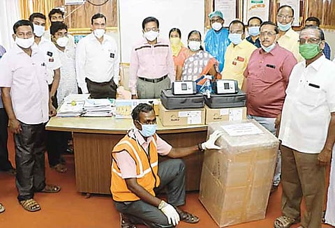 கடலூர் அரசு மருத்துவமனைக்கு 2 வென்டிலேட்டர் ரோட்டரி சங்கங்களின் சார்பில் வழங்கப்பட்டது