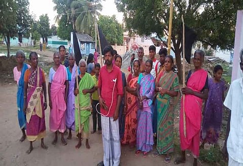 மூலைக்கரைப்பட்டி அருகே 2-வது நாளாக பொதுமக்கள் போராட்டம்
