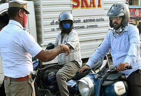 மண்ணிவாக்கம் ஊராட்சியில் முககவசம் அணியாதவர்களுக்கு அபராதம்
