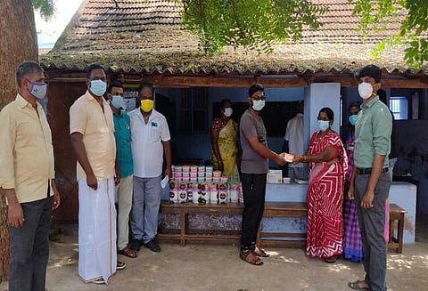கொரோனா தடுப்பூசி போட்ட பொதுமக்களுக்கு பரிசு