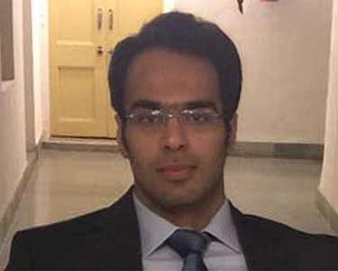 கேட் 2016: விபத்தில் உயிர் பிழைத்து மாற்றுத்திறனாளியான மாணவர் முதலிடம் பிடித்தார்