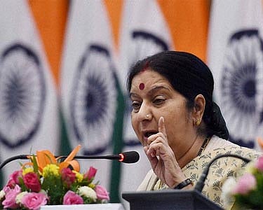 இந்திய தேசியக் கொடி அவமதிப்பு; அமேசானுக்கு சுஷ்மா சுவராஜ் கடும் எச்சரிக்கை