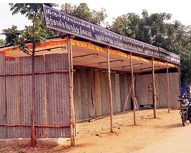 திருச்சியில் 2 இடங்களில் தற்காலிக பஸ் நிலையங்கள் இன்று முதல் பயன்பாட்டுக்கு வருகிறது