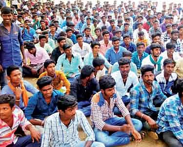 மன்னார்குடியில் மாணவர்கள் போராட்டம்