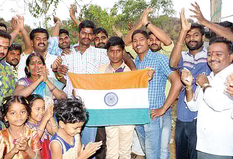 பத்மஸ்ரீ விருதை தாயாருக்கு சமர்ப்பிக்கிறேன் தமிழக உயரம் தாண்டுதல் வீரர் மாரியப்பன் பேட்டி