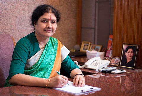 தந்தி டி.வி. விருது பெற்று இருப்பது பாராட்டத்தக்கது அ.தி.மு.க. பொதுச் செயலாளர் சசிகலா வாழ்த்து