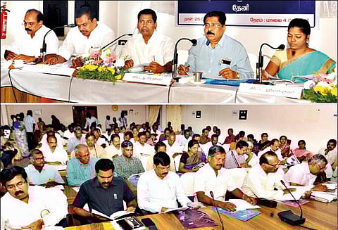 தேனி கலெக்டர் அலுவலகத்தில் கண்காணிப்பு குழு கூட்டம்