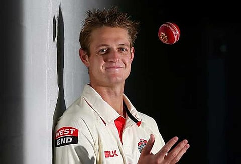 பந்து தாக்கியதில் ஆஸ்திரேலிய வேகப்பந்து வீச்சாளர் மென்னியின் மண்டை உடைந்தது