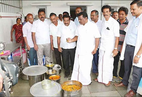 மாணவர்கள் போராட்டம் எதிரொலி அரசு ஆயுர்வேத மருத்துவக்கல்லூரியில் சுரேஷ்ராஜன் எம்.எல்.ஏ. ஆய்வு