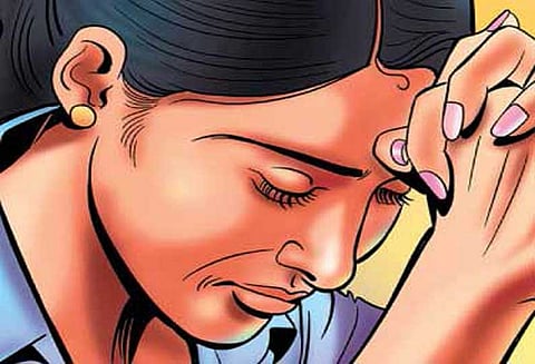 திருமணம் செய்வதாக கூறி மின்வாரிய ஊழியர் ஏமாற்றியதாக புகார் பட்டதாரி பெண் உறவினருடன் போலீஸ் நிலையம் முற்றுகை