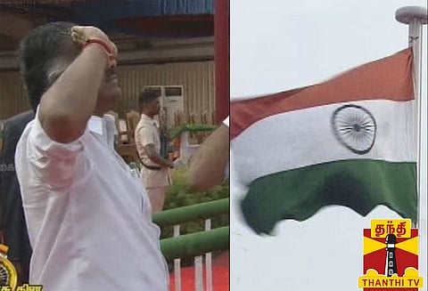 குடியரசு தின விழாவில் முதன்முறையாக கொடியேற்றினார் முதல்-அமைச்சர் பன்னீர்செல்வம்