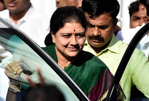 சசிகலா அபராத தொகையை செலுத்தவில்லை என்றால் கூடுதலாக 13 மாதங்கள் சிறை